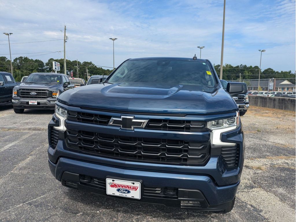 2022 Chevrolet Silverado 1500 RST photo 3