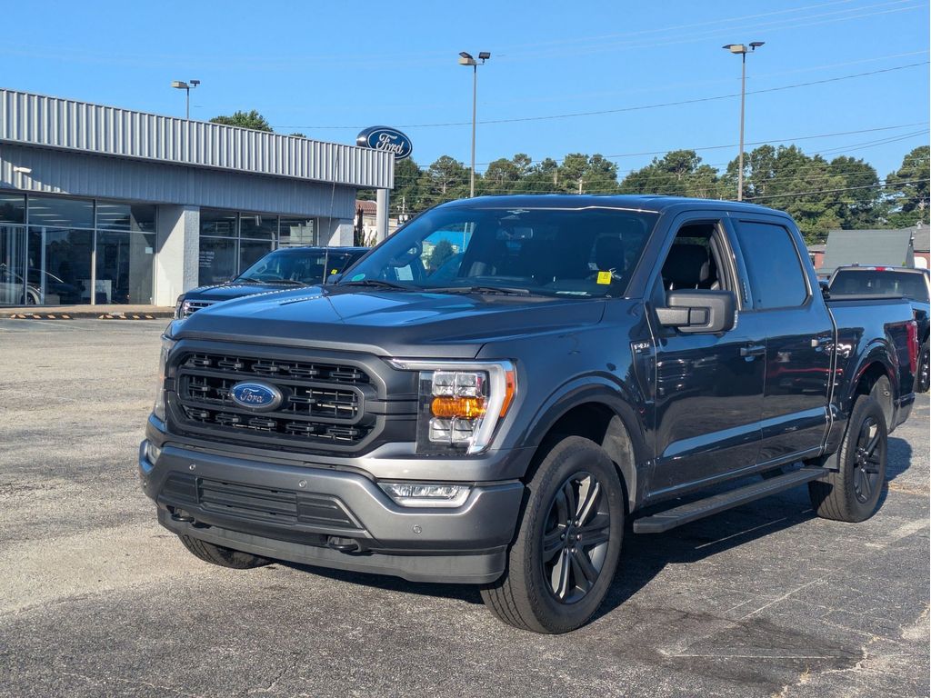 2023 Ford F-150 XLT photo 2