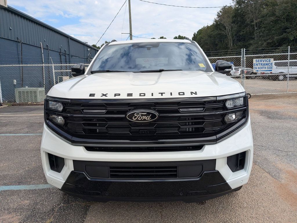 2025 Ford Expedition MAX Platinum photo 3