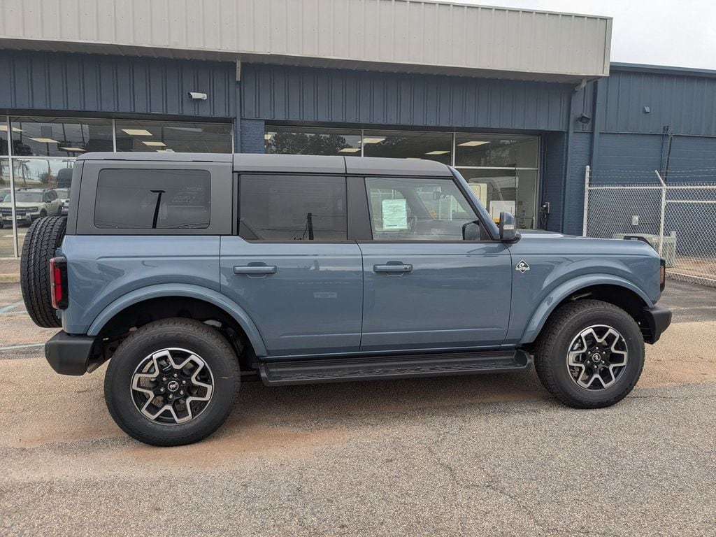 New 2025 Ford Bronco Outer Banks SUV