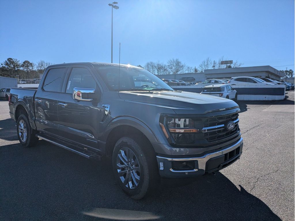 2025 Ford F-150 XLT photo 4
