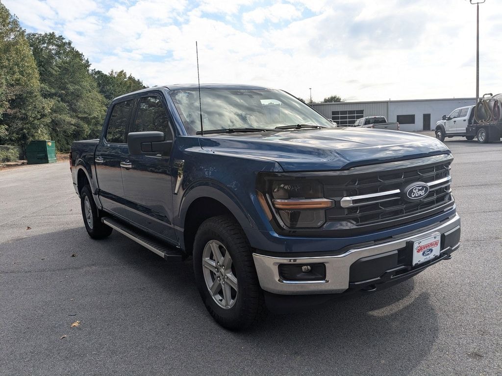 New 2025 Ford F-150 XLT Truck SuperCrew Cab
