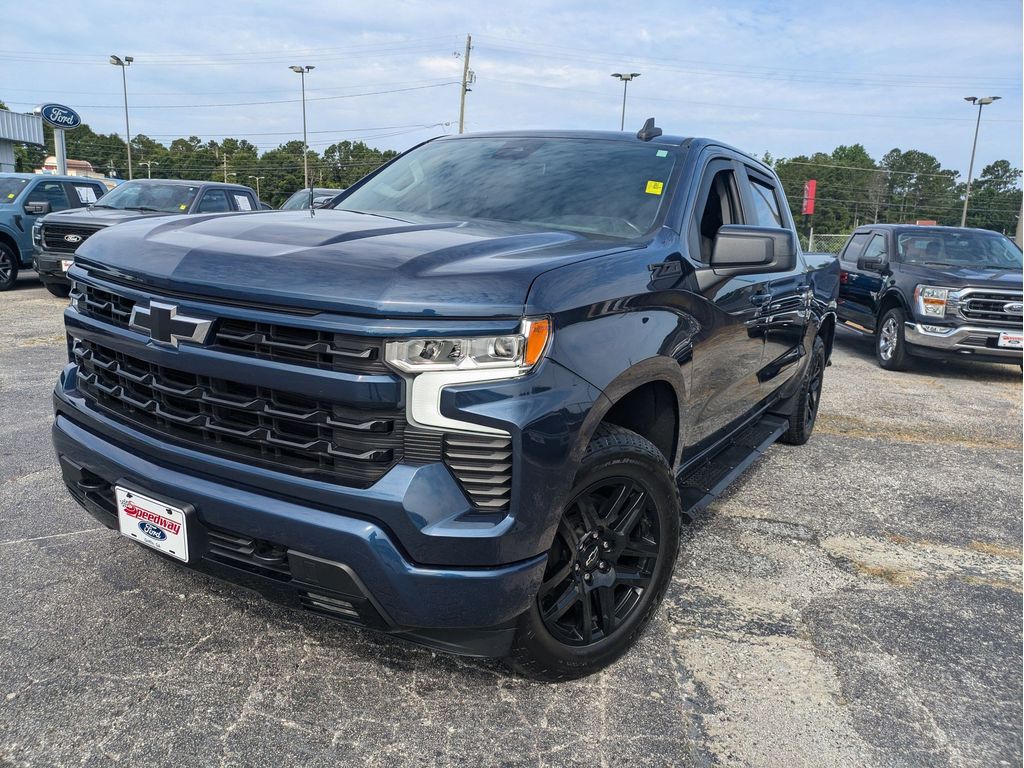 2022 Chevrolet Silverado 1500 RST photo 2