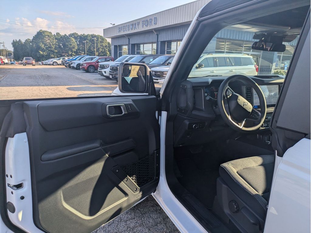 2025 Ford Bronco 4-Door Base - Photo 13