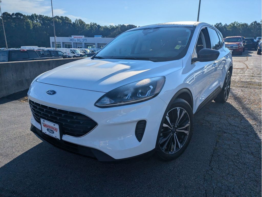 Certified 2022 Ford Escape SE with VIN 1FMCU0G6XNUA08016 for sale in Griffin, GA