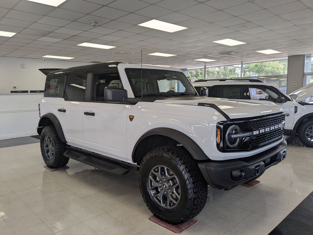 2025 Ford Bronco Badlands photo 3