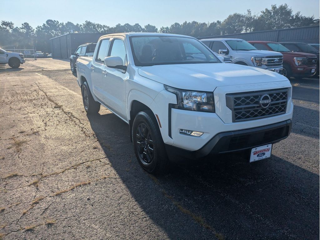 2023 Nissan Frontier SV photo 3