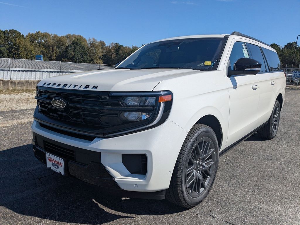 2025 Ford Expedition MAX Platinum photo 2