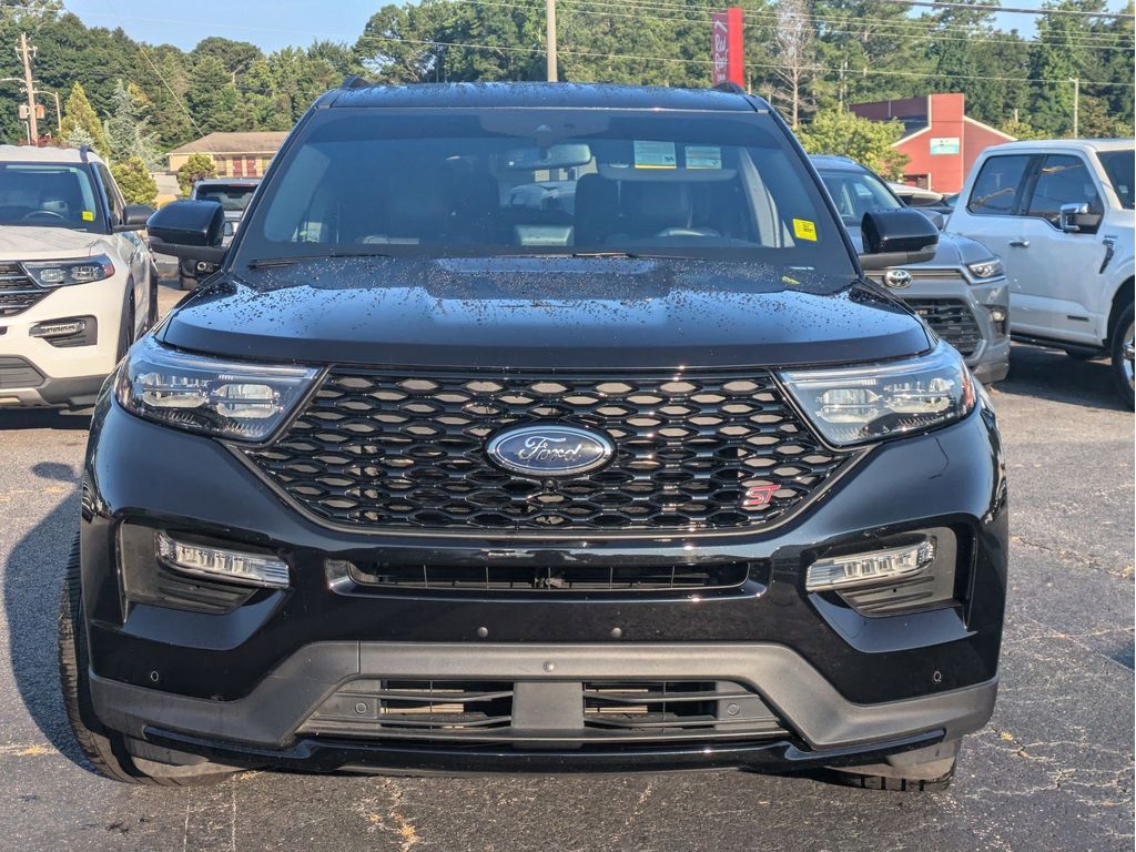 2022 Ford Explorer ST photo 3