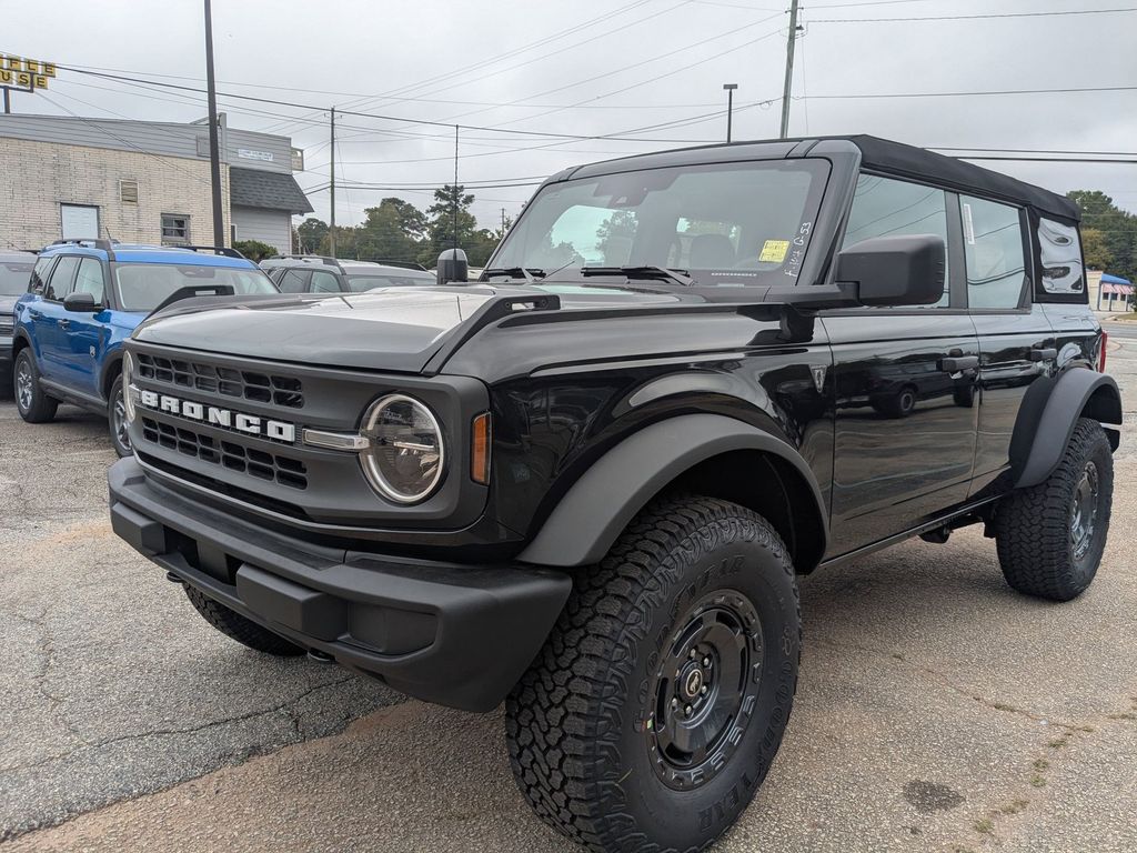 2025 Ford Bronco Base photo 2