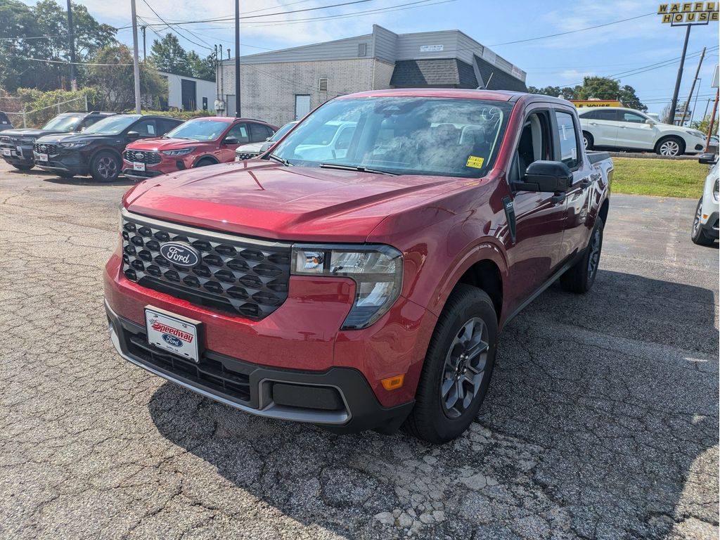 2025 Ford Maverick XLT photo 2