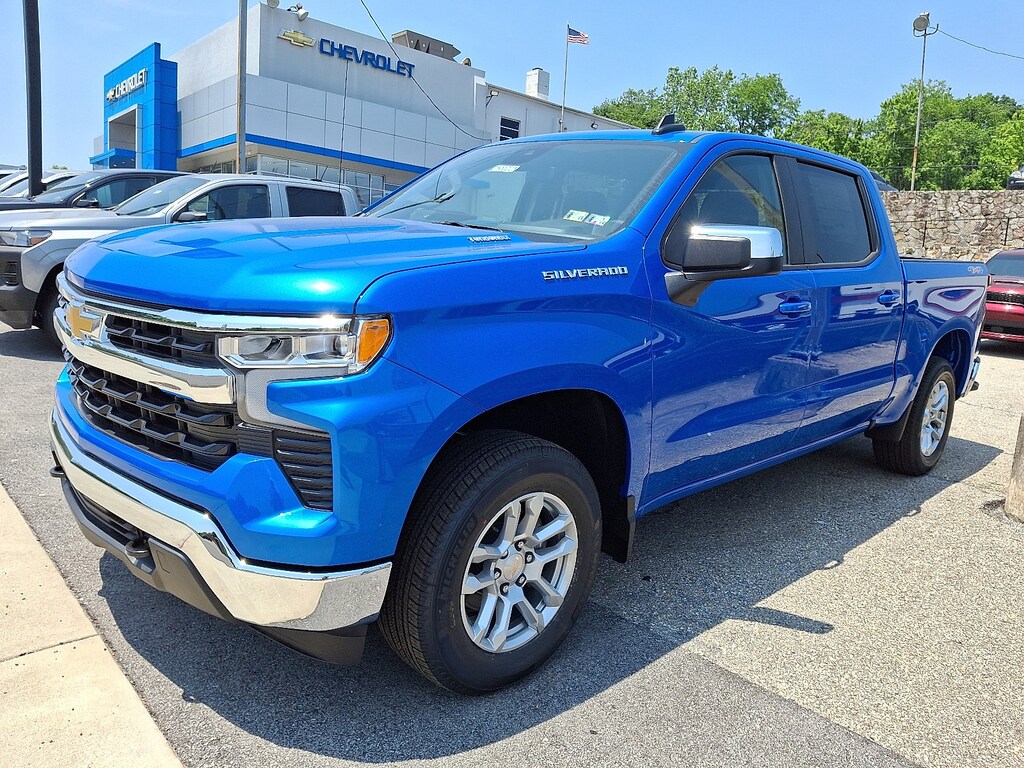 New 2025 Chevrolet Silverado 1500 LT Truck Crew Cab