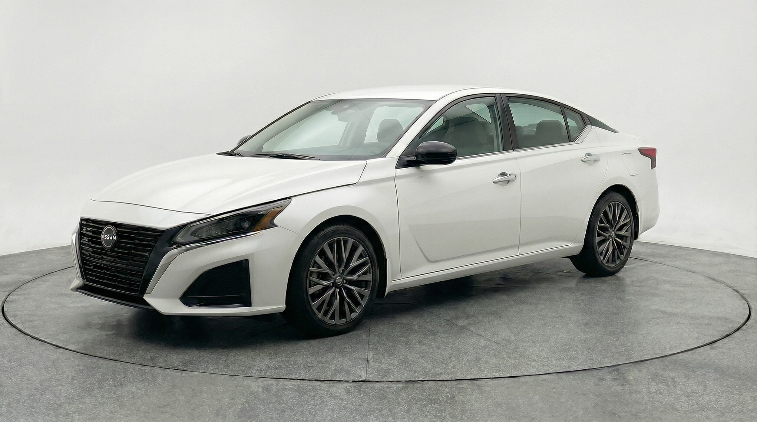 Thumbnail: 2025 Nissan Altima - 3