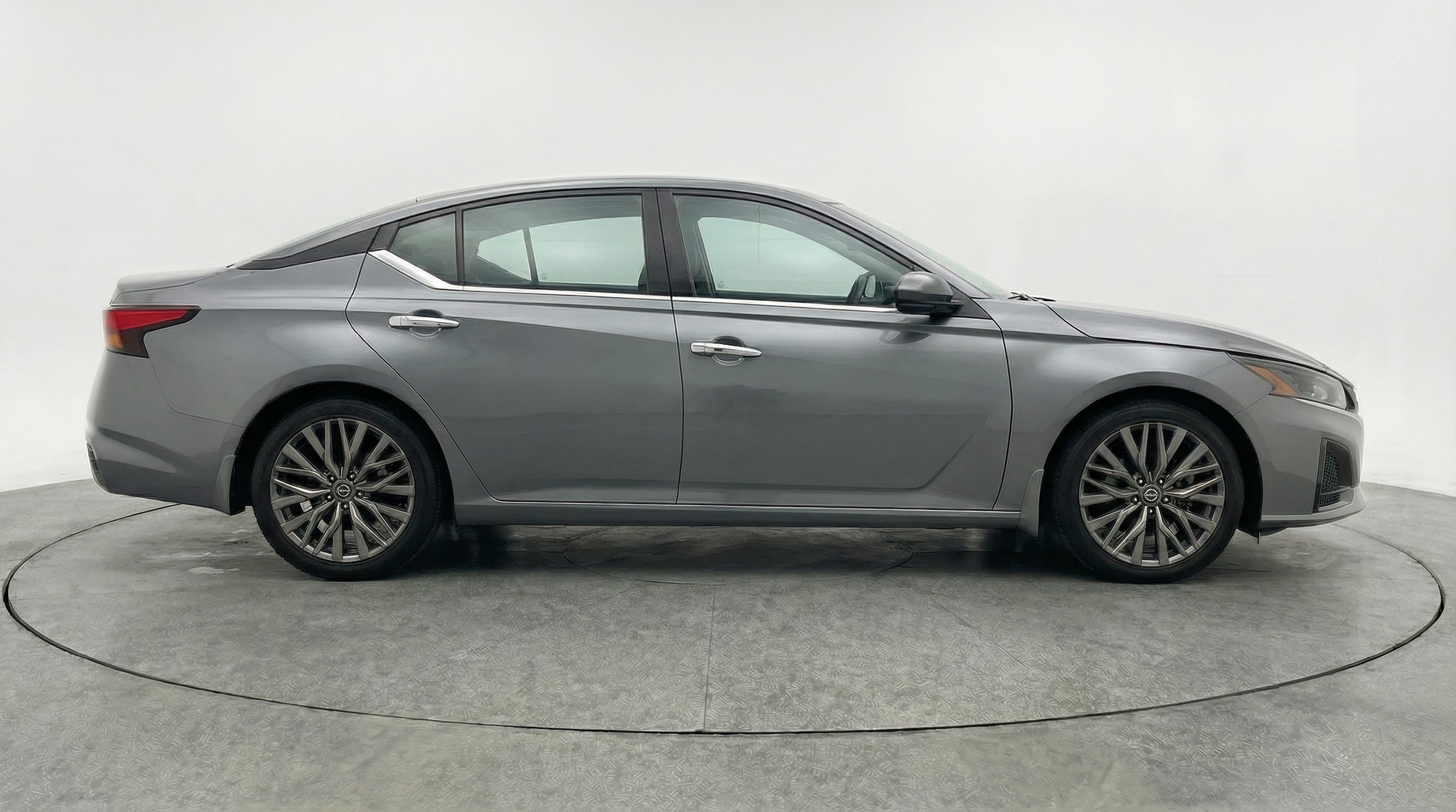 Thumbnail: 2025 Nissan Altima - 8