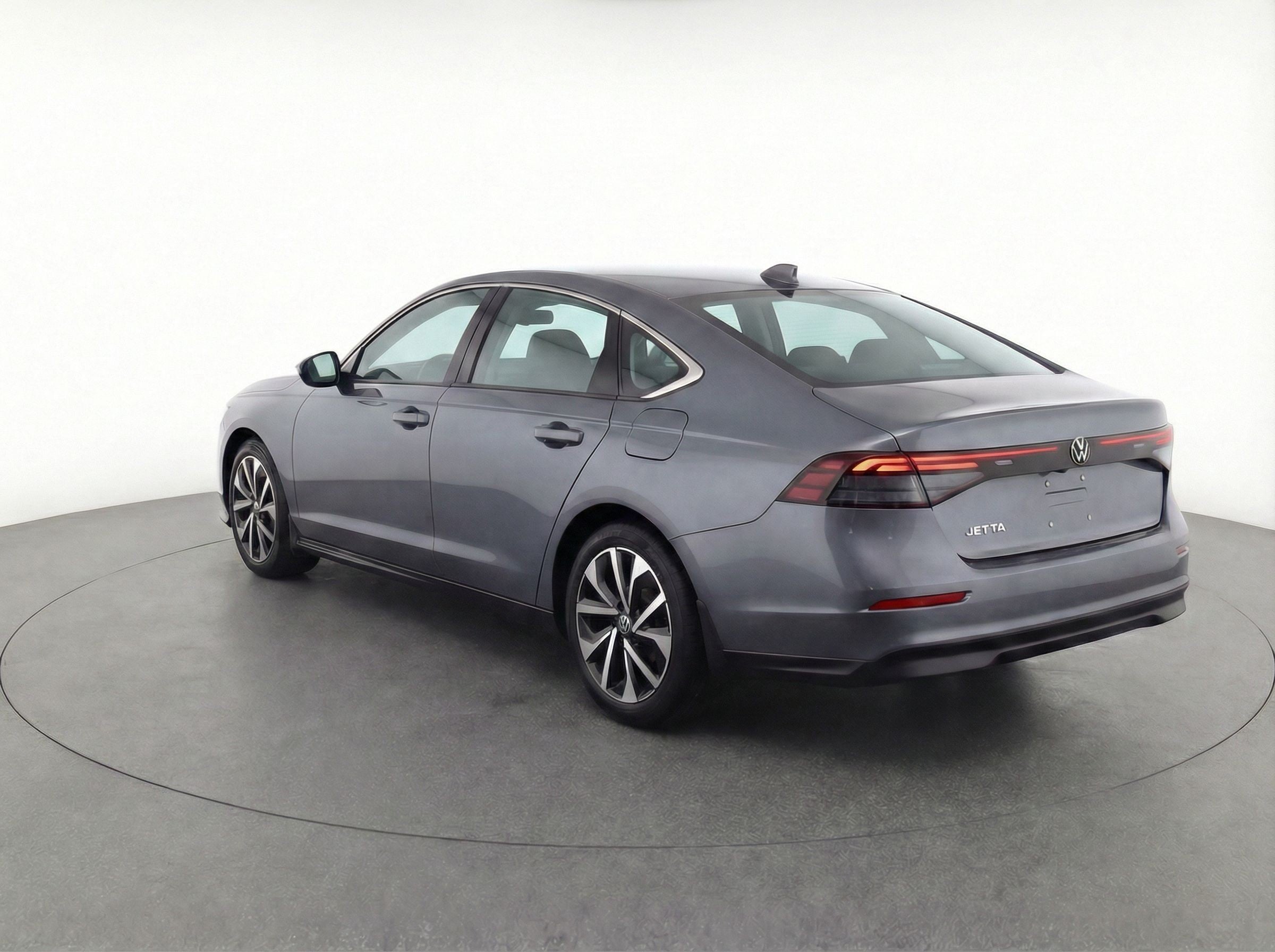 Thumbnail: 2024 Volkswagen Jetta - 5