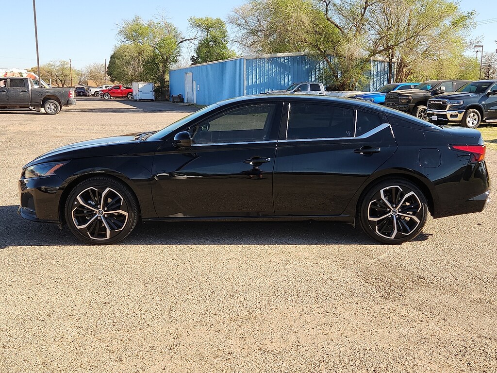 Used 2024 Nissan Altima 2.5 SR