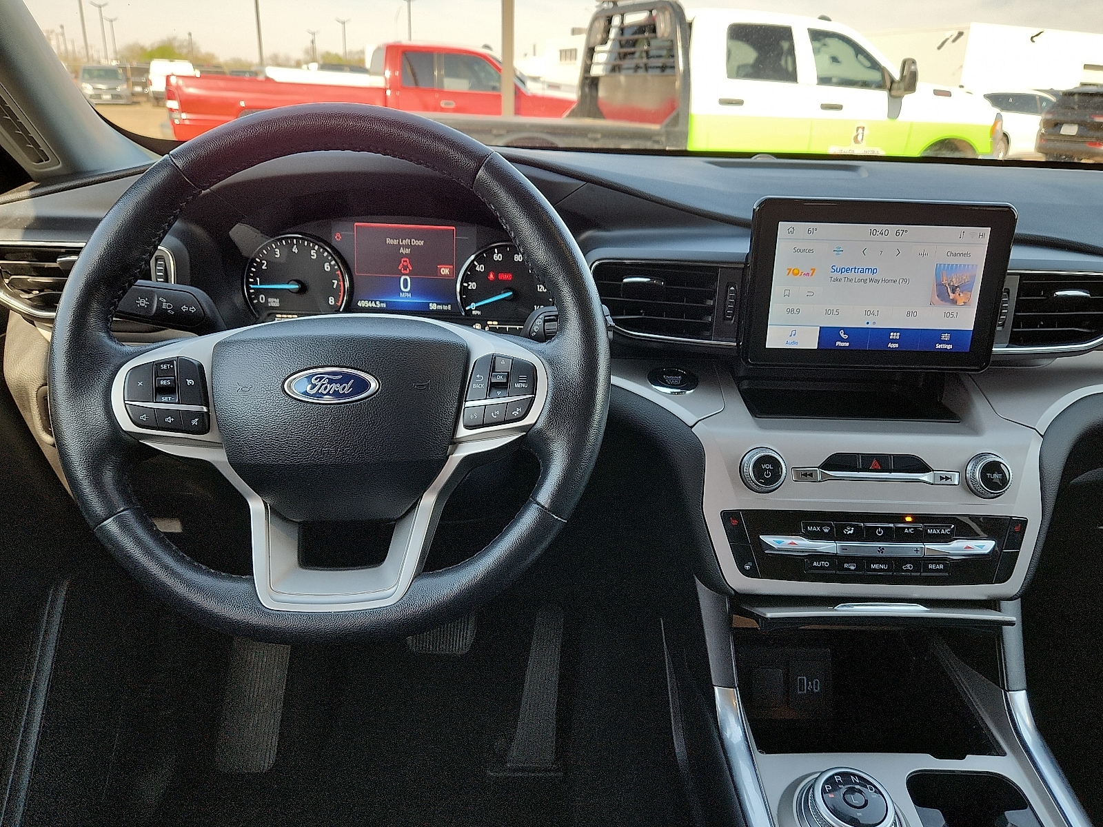 2023 Ford Explorer XLT - Photo 10