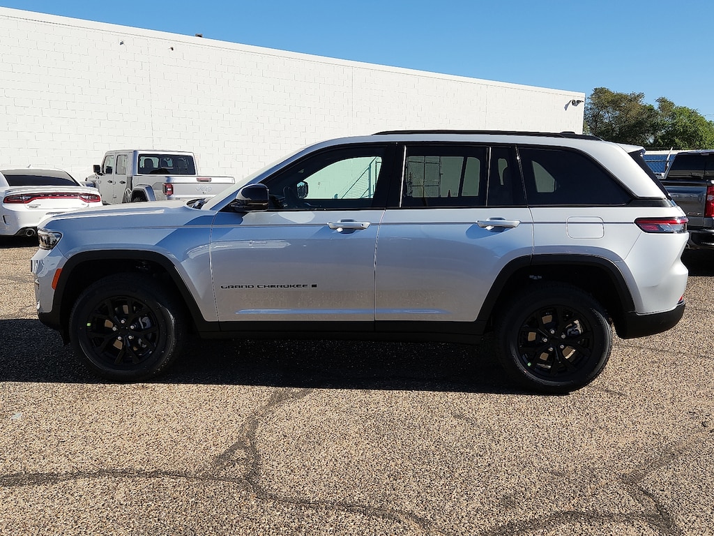 New 2025 Jeep Grand Cherokee ALTITUDE 4X2 Sport Utility