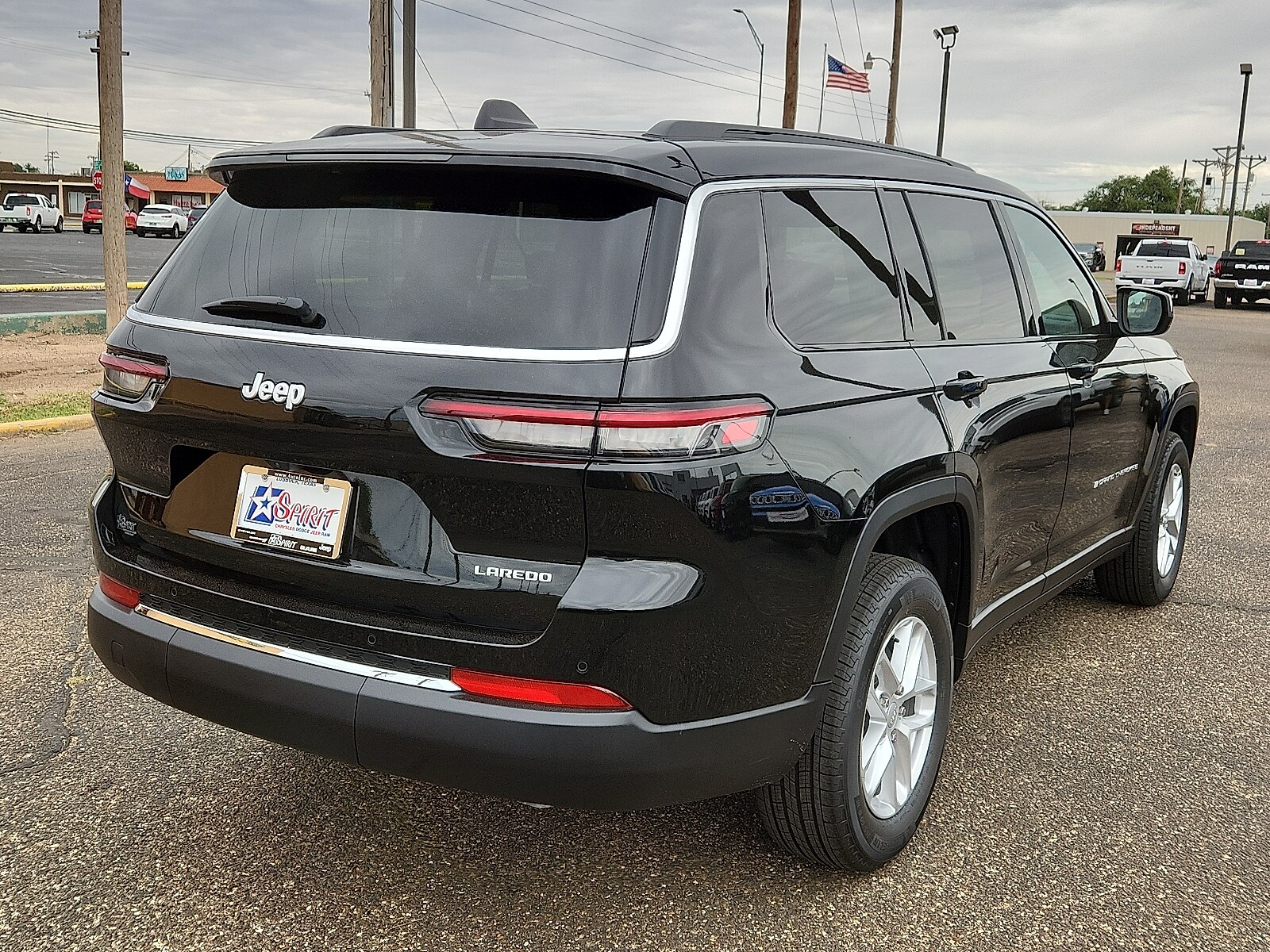 2025 Jeep Grand Cherokee Laredo photo 4