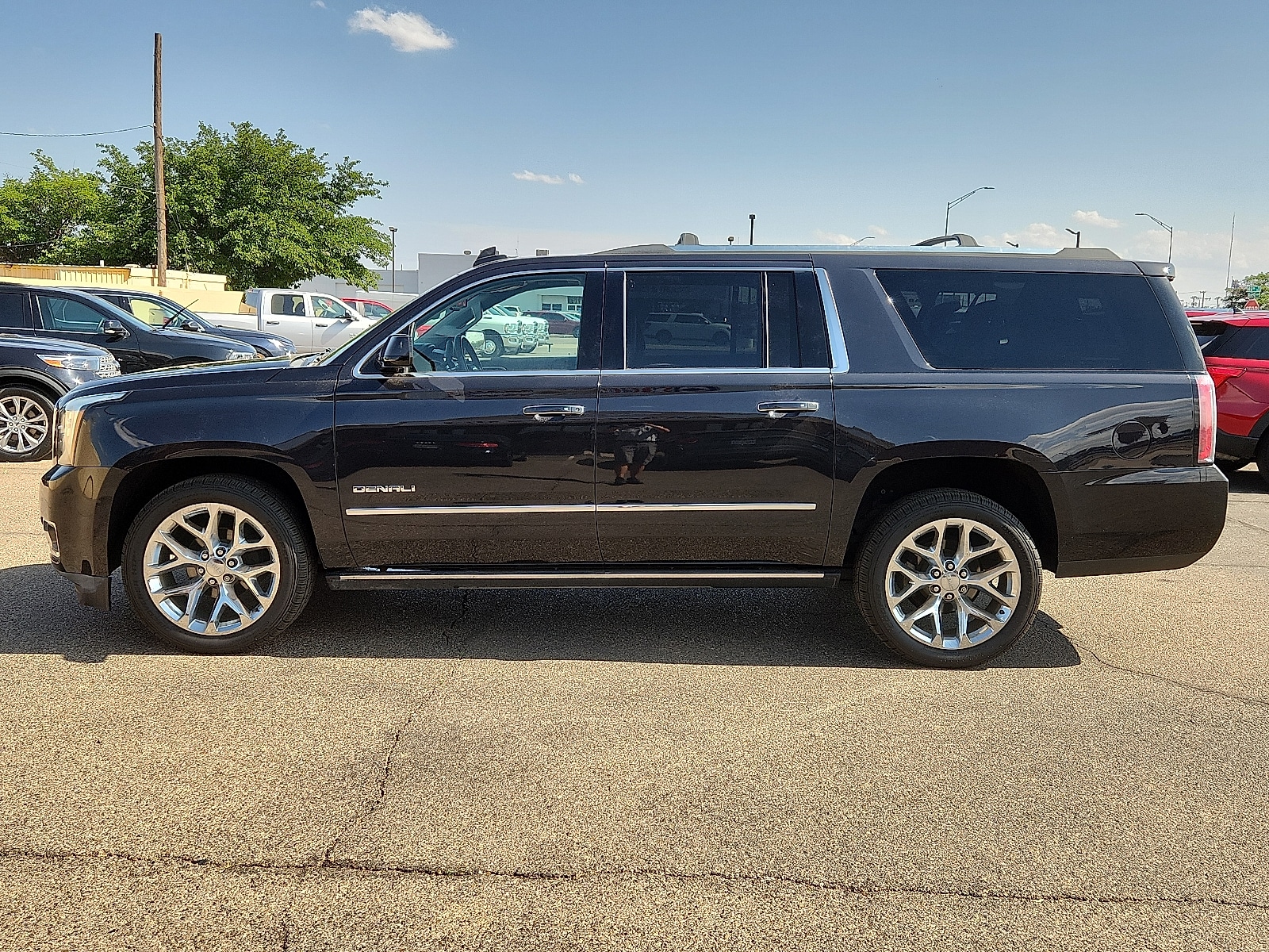 Used 2020 GMC Yukon XL Denali with VIN 1GKS2HKJ9LR136008 for sale in Lubbock, TX