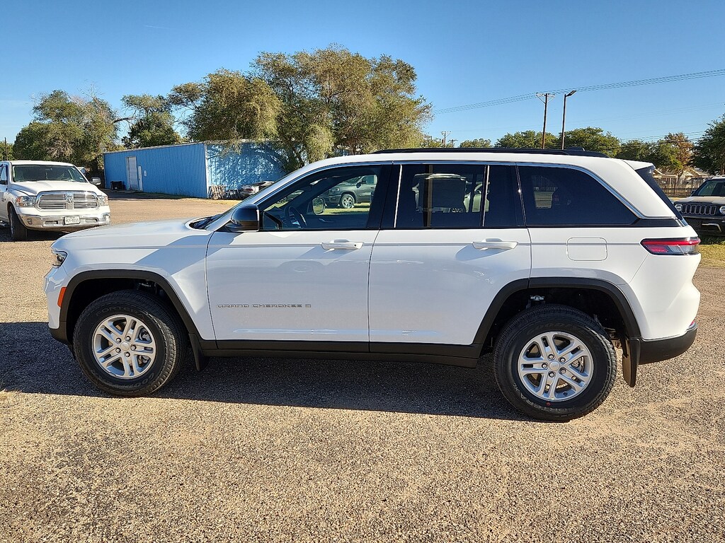 New 2025 Jeep Grand Cherokee LAREDO 4X2 Sport Utility