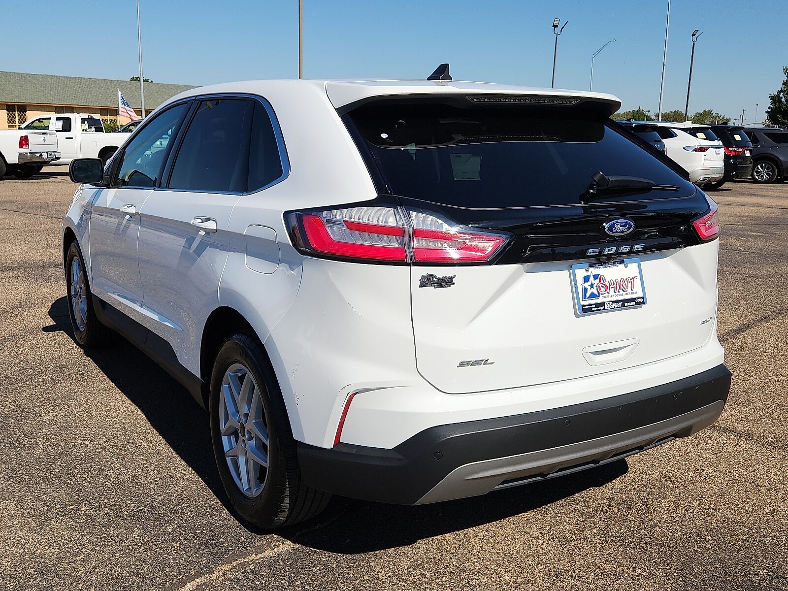 2024 Ford Edge SEL photo 3
