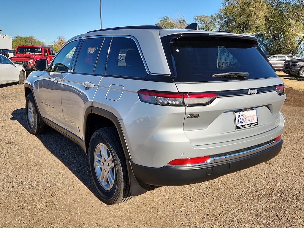 New 2025 Jeep Grand Cherokee LAREDO 4X2 Sport Utility