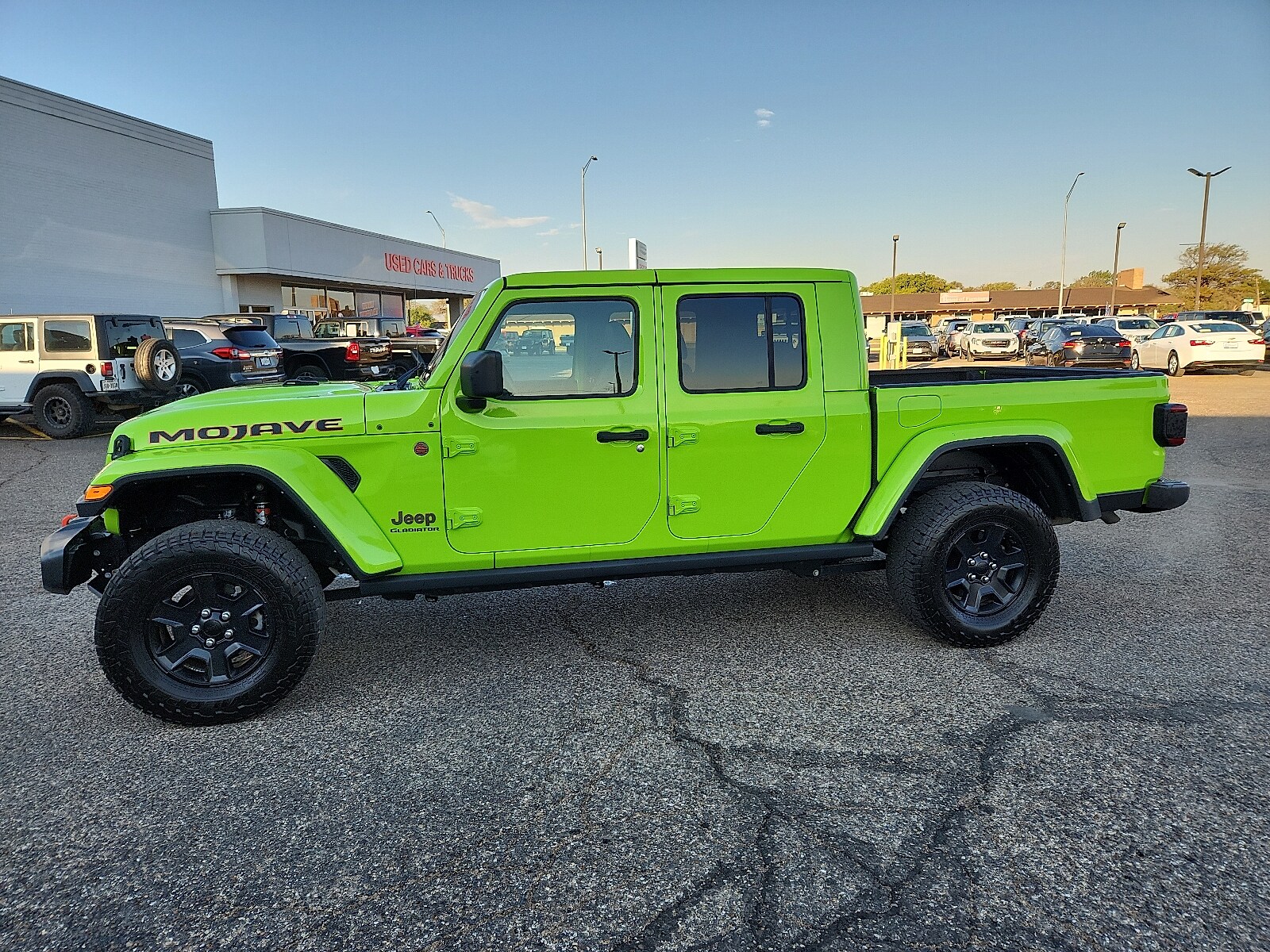 2021 Jeep Gladiator Mojave photo 2
