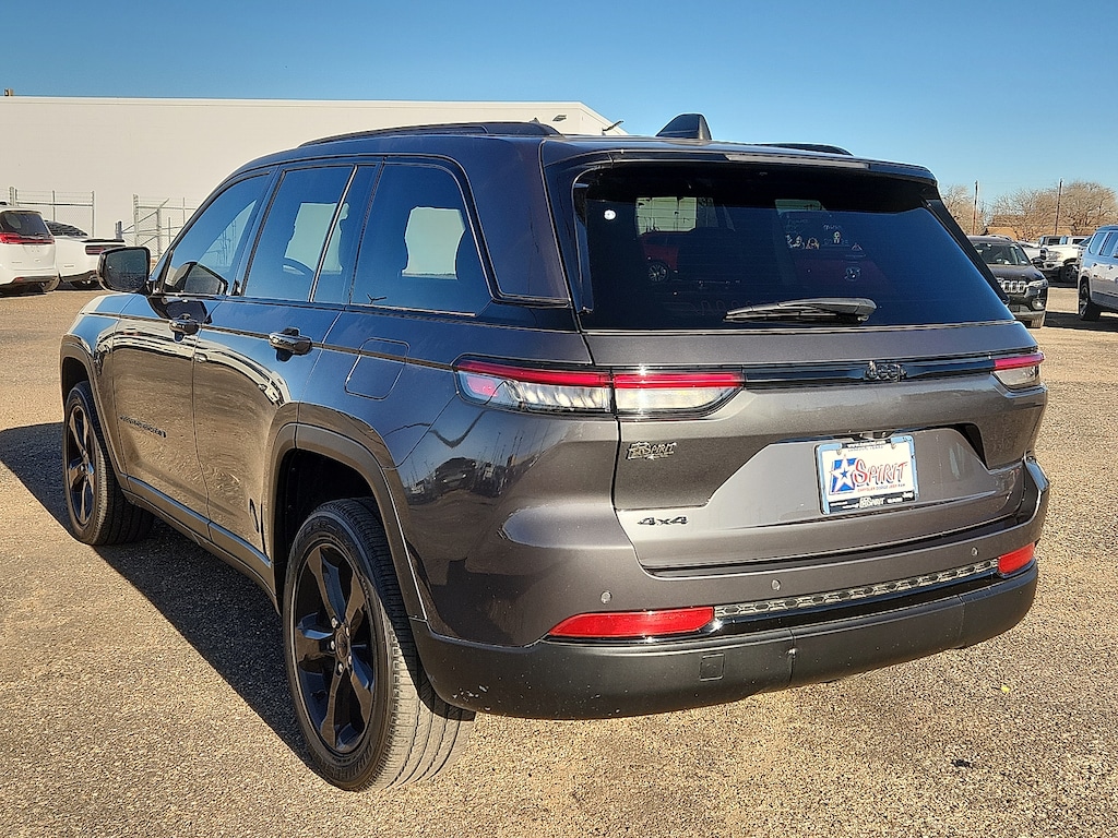 Used 2023 Jeep Grand Cherokee Altitude 4x4