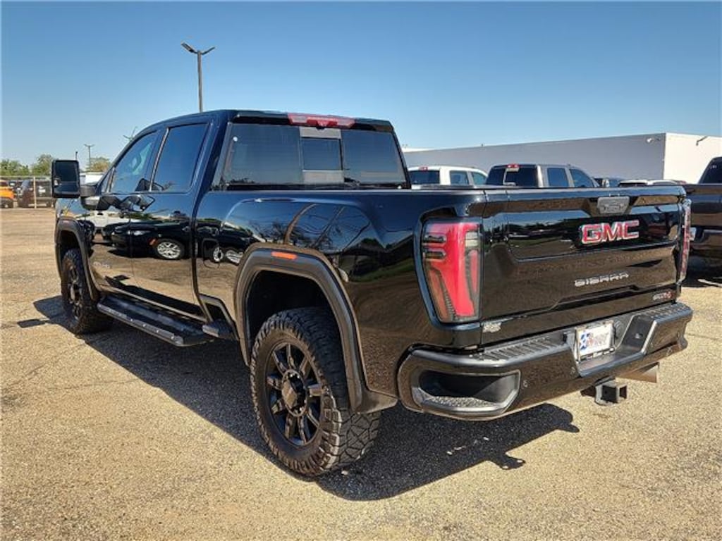 Used 2024 GMC Sierra 2500HD AT4 4x4 Crew Cab 6.75 ft. box 159 in. WB