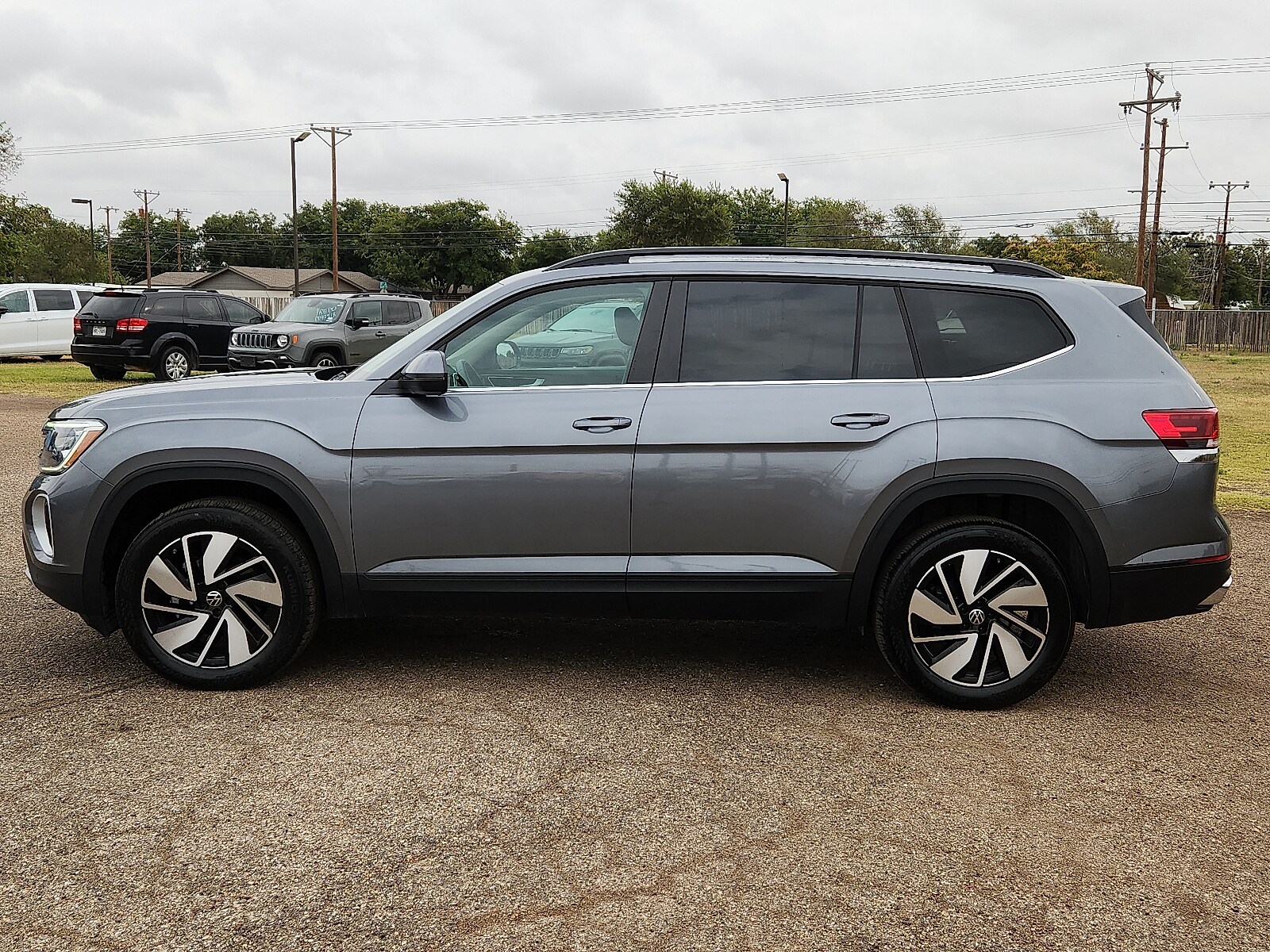 2025 Volkswagen Atlas SE Technology photo 2