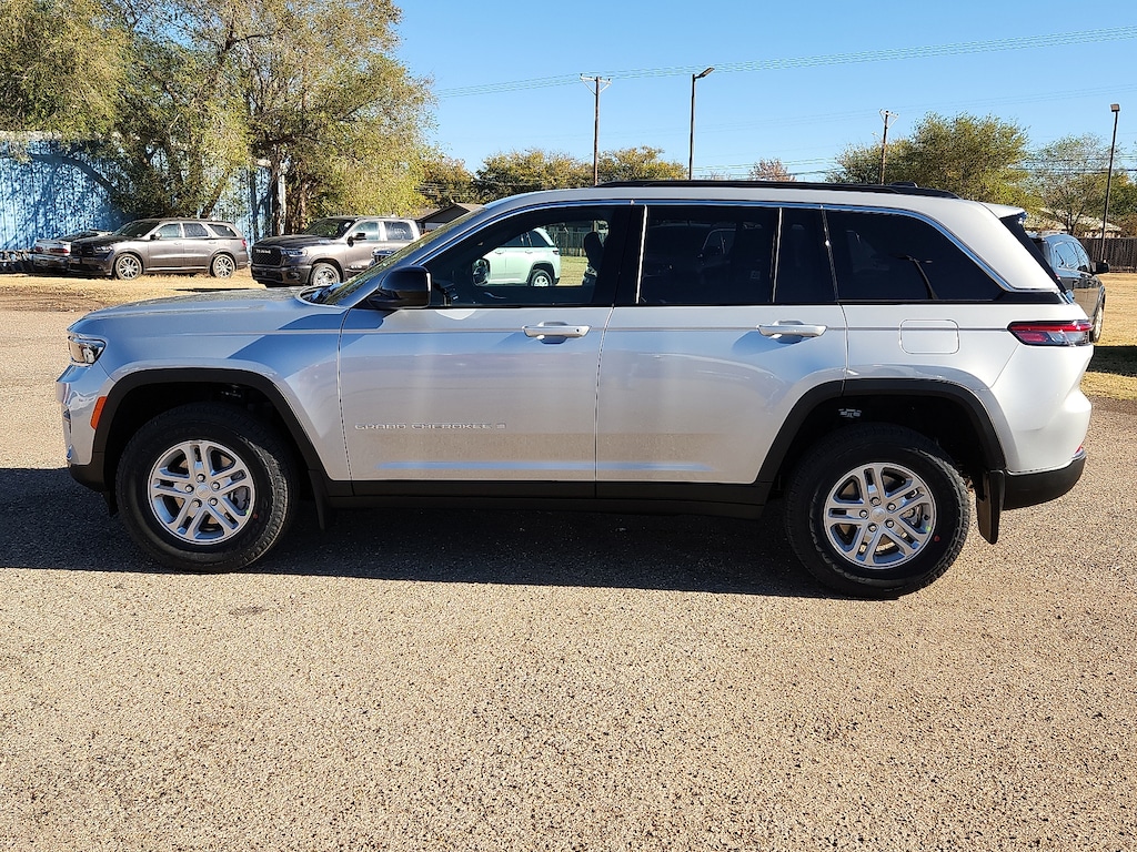 New 2025 Jeep Grand Cherokee LAREDO 4X2 Sport Utility