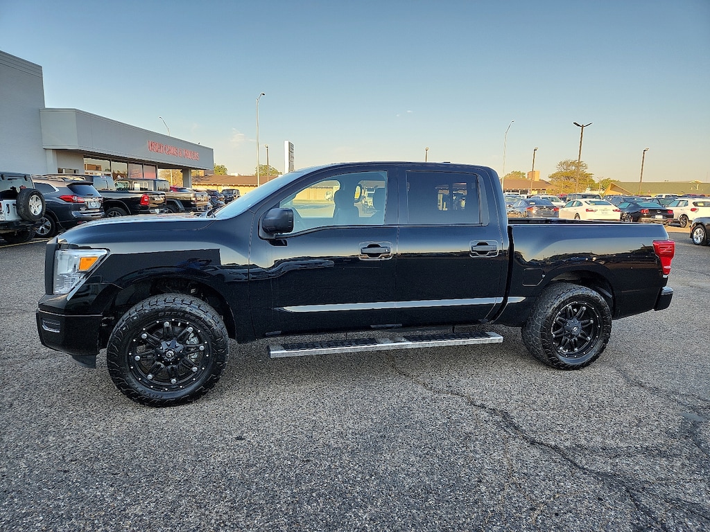 Used 2022 Nissan Titan S (A9) 4x2 Crew Cab 5.5 ft. box 139.8 in. WB