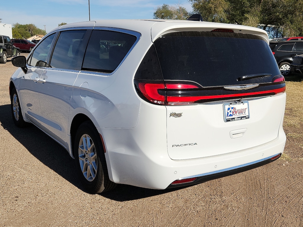 New 2026 Chrysler Pacifica SELECT Passenger Van