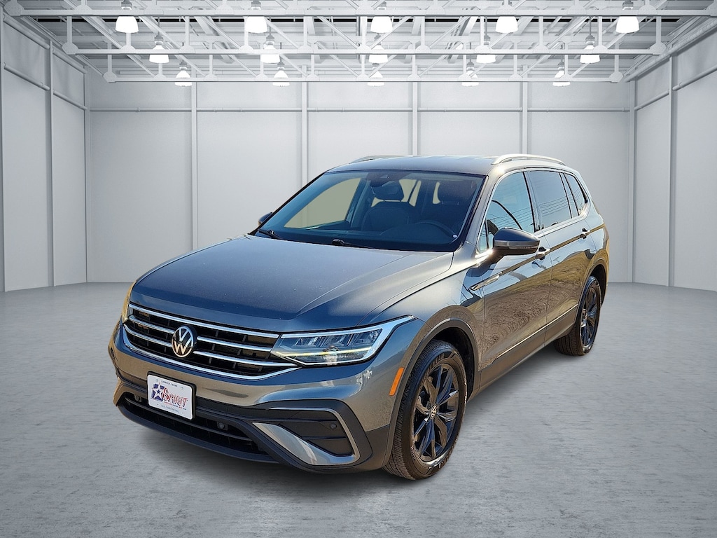 Used 2024 Volkswagen Tiguan 2.0T SE (EOP CW37) Front-Wheel Drive