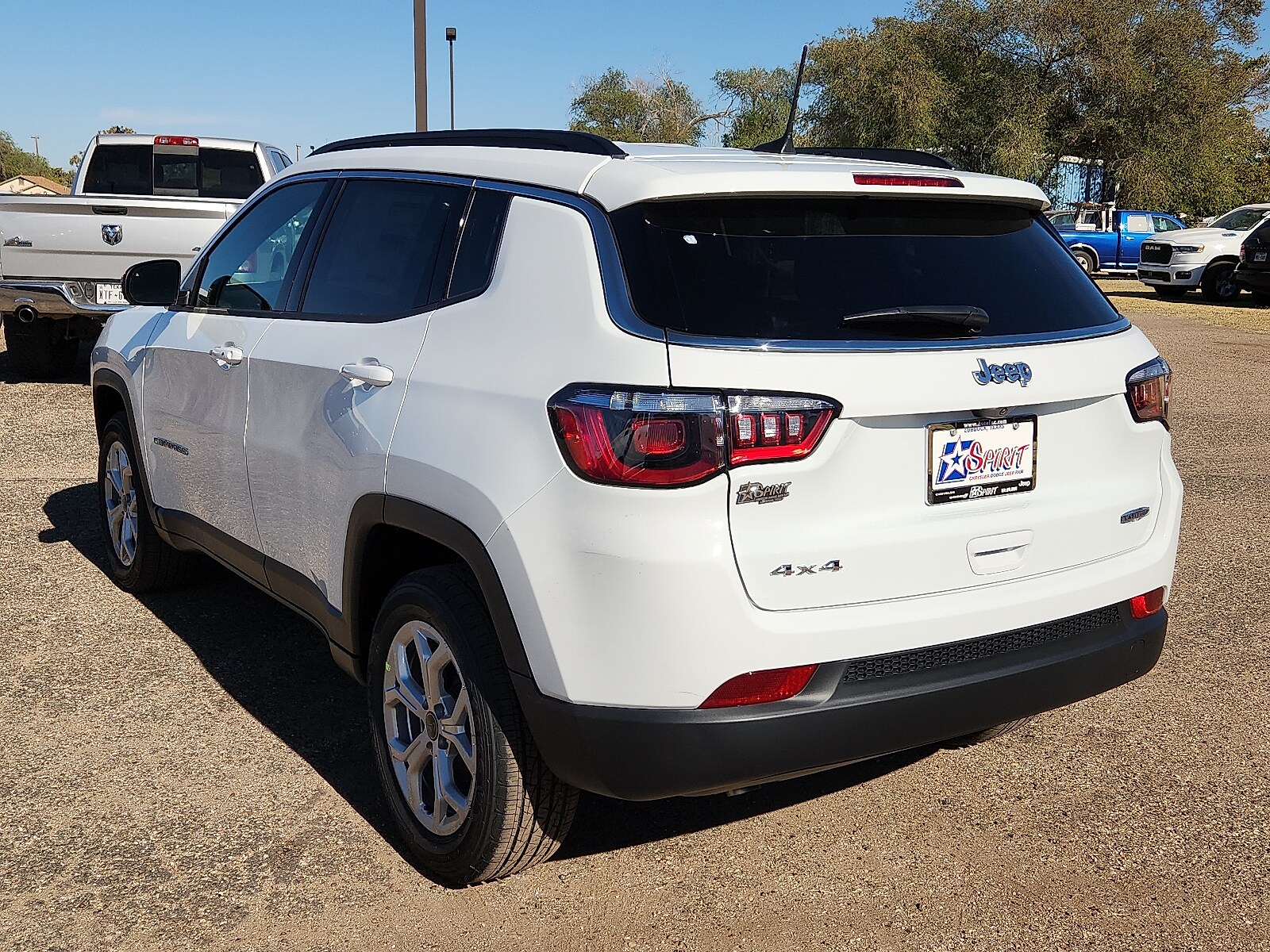 2026 Jeep Compass Latitude Altitude photo 3