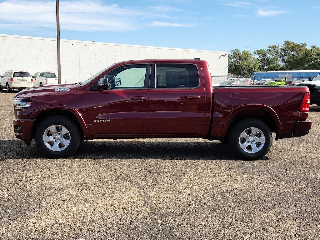 New 2025 Ram 1500 LONE STAR CREW CAB 4X2 5'7 BOX Pickup