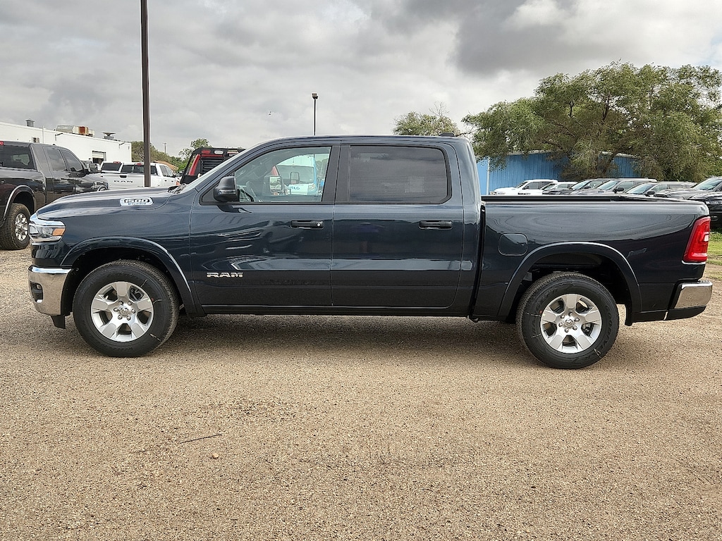 New 2026 Ram 1500 LONE STAR CREW CAB 4X2 5'7 BOX Pickup