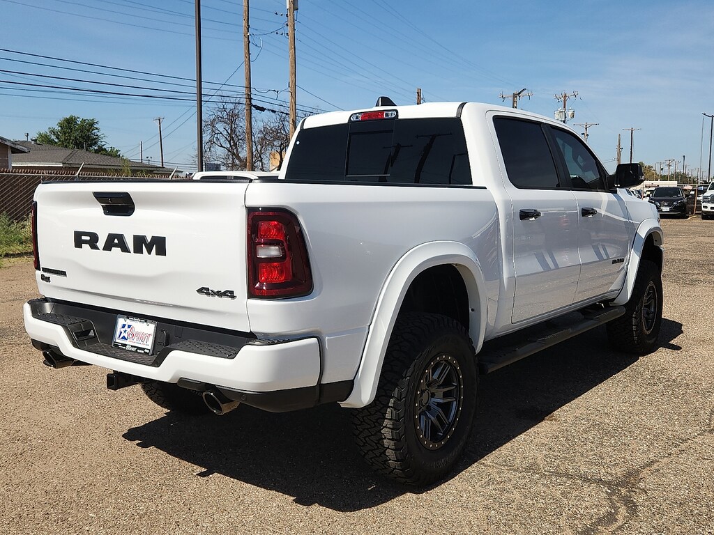 New 2026 Ram 1500 BIG HORN CREW CAB 4X4 5'7 BOX Pickup