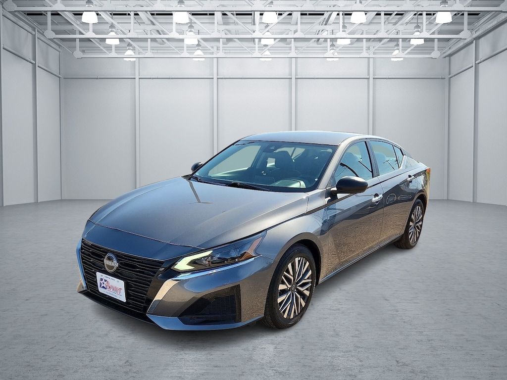 Used 2025 Nissan Altima SV
