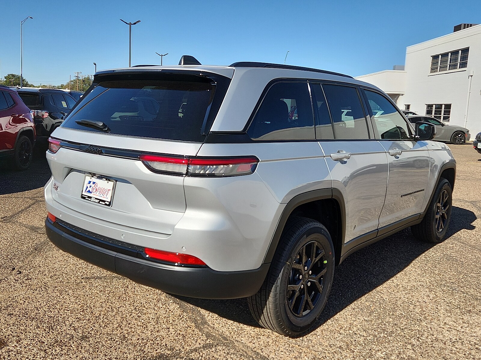 2025 Jeep Grand Cherokee Altitude photo 3