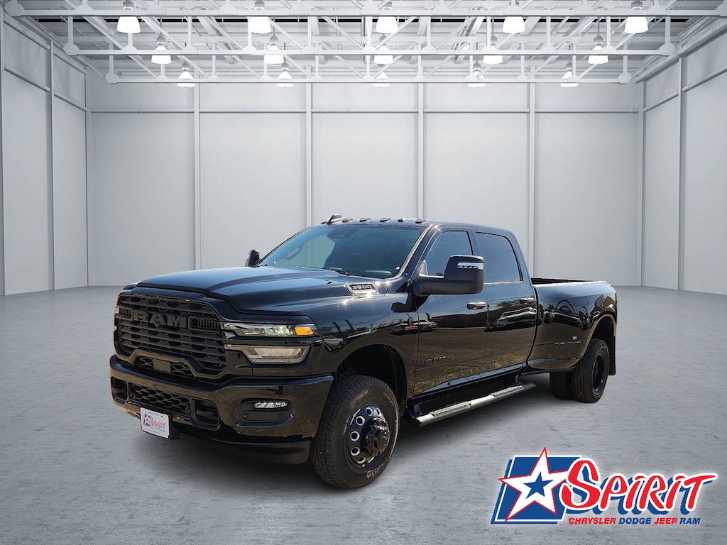 New 2026 Ram 3500 LONE STAR CREW CAB 4X4 8' BOX Pickup