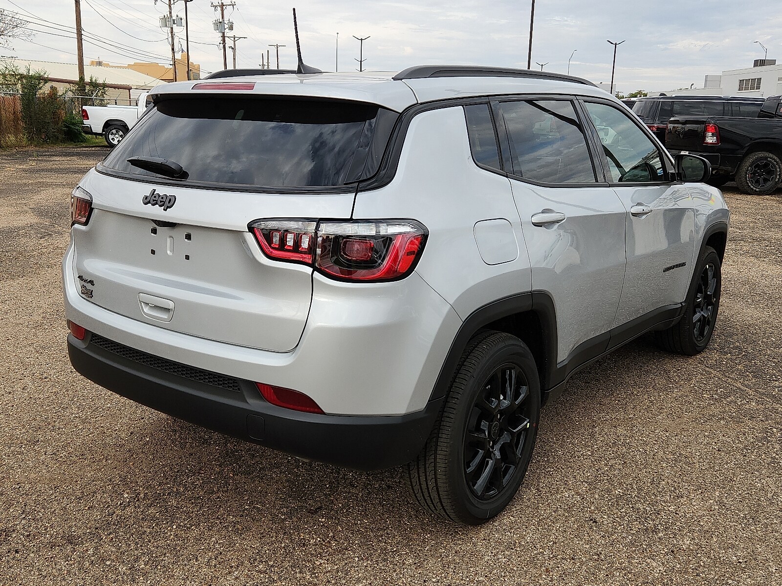 2026 Jeep Compass Latitude Altitude photo 4