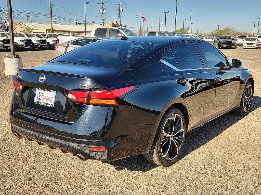 Used 2024 Nissan Altima 2.5 SR