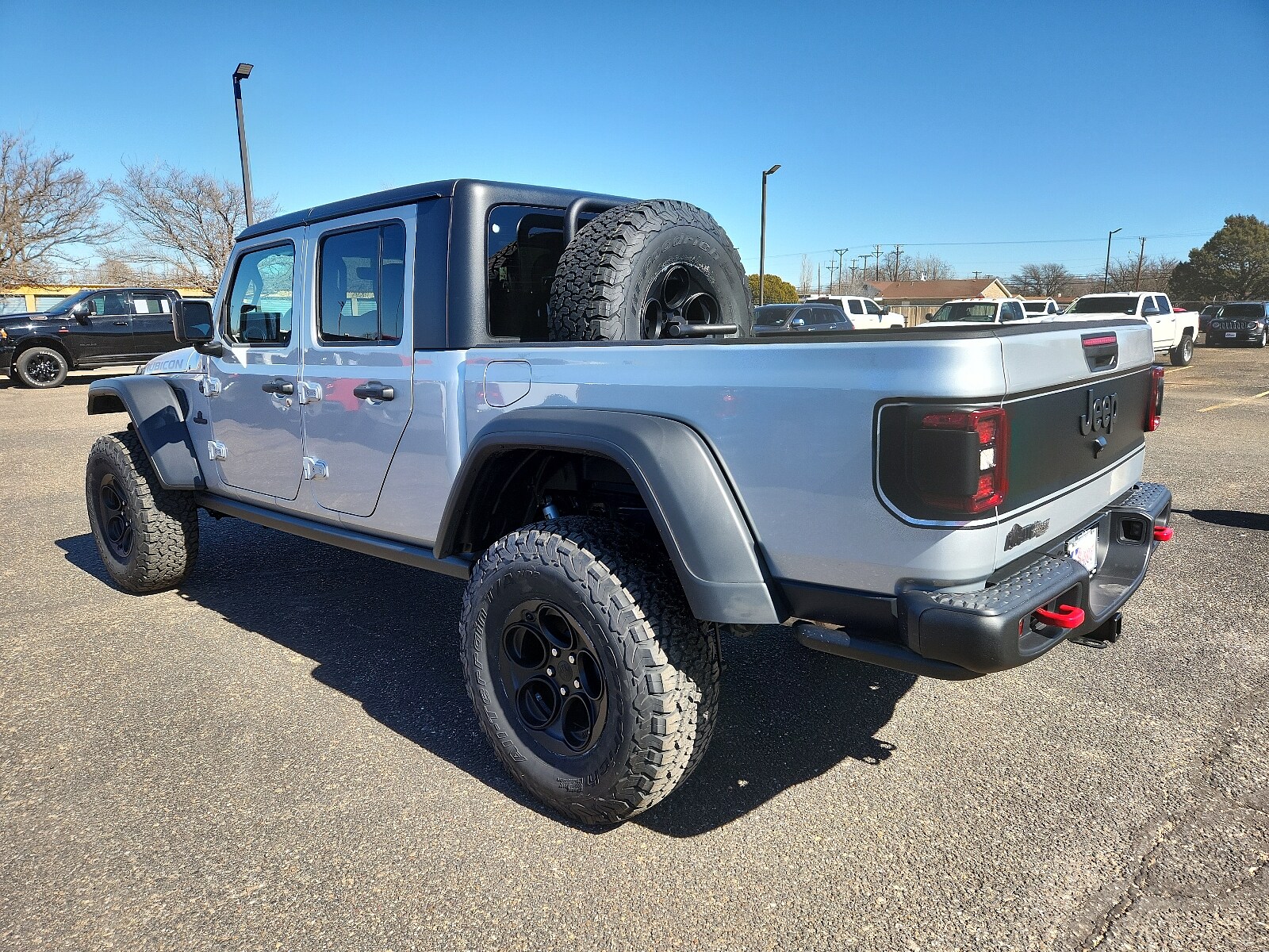 2023 Jeep Gladiator Rubicon photo 3