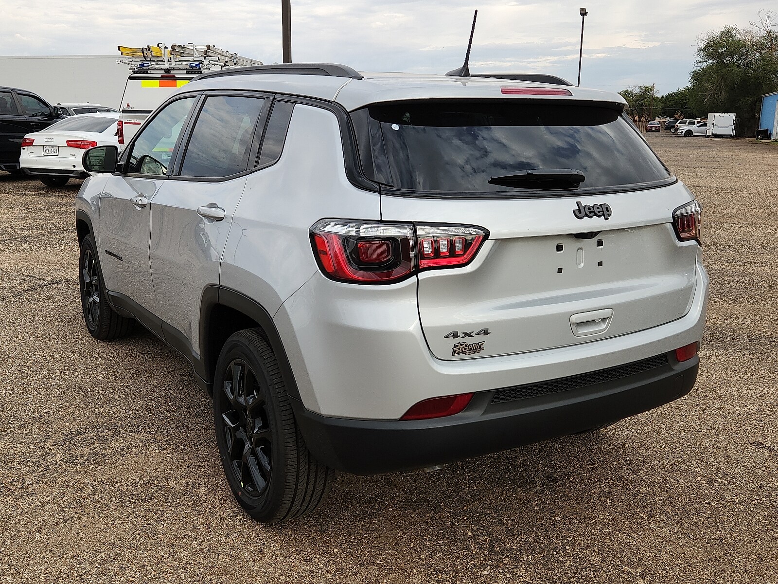 2026 Jeep Compass Latitude Altitude photo 3