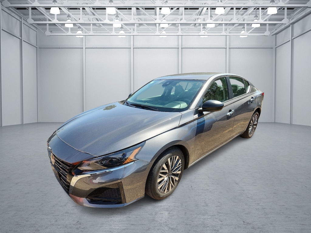 Used 2025 Nissan Altima SV