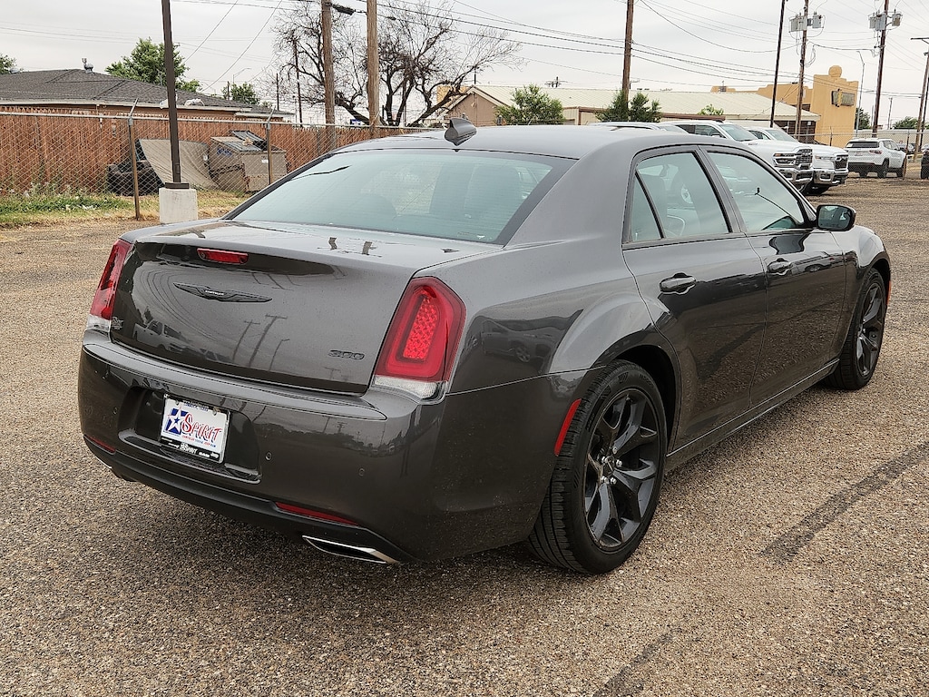 Used 2022 Chrysler 300 Touring L Rear-Wheel Drive Sedan