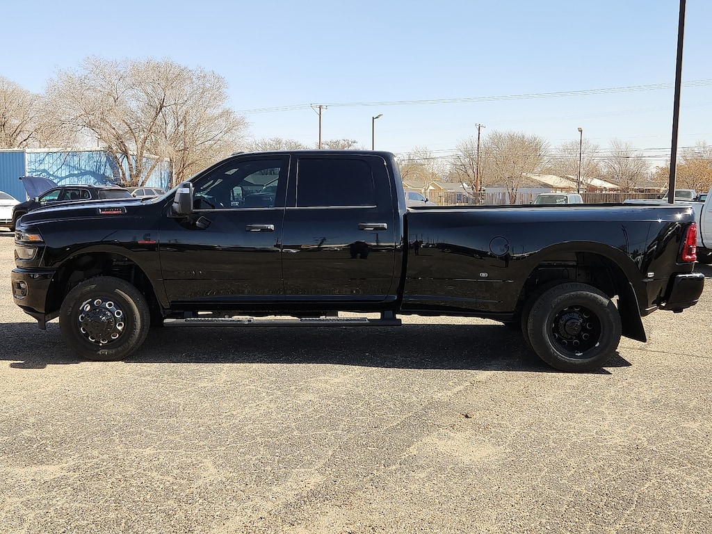 New 2026 Ram 3500 LONE STAR CREW CAB 4X4 8' BOX Pickup