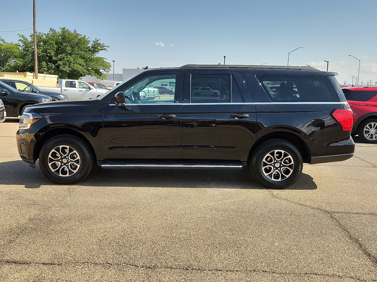 Used 2022 Ford Expedition XLT with VIN 1FMJK1HT8NEA65851 for sale in Lubbock, TX